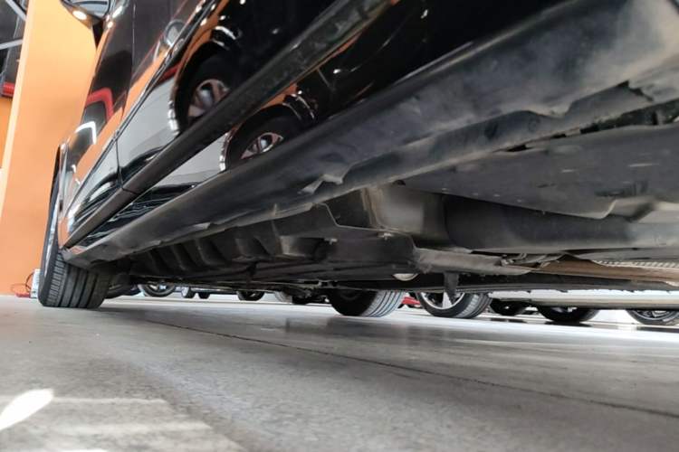 Used Ford Taurus 2015 EcoBoost 245 Fashion Edition Left Side Sill