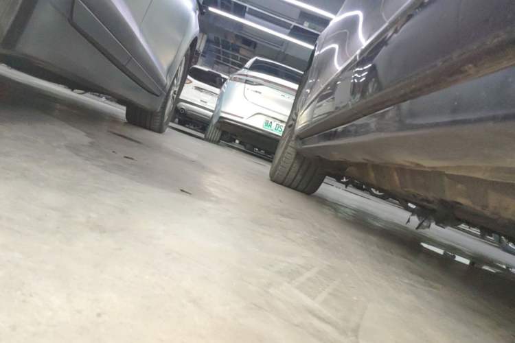 Used Ford Taurus 2015 EcoBoost 245 Luxury Model Left Side Sill