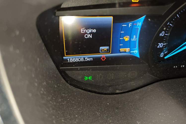 Used Ford Taurus 2015 EcoBoost 245 Fashion Edition Odometer Close Up