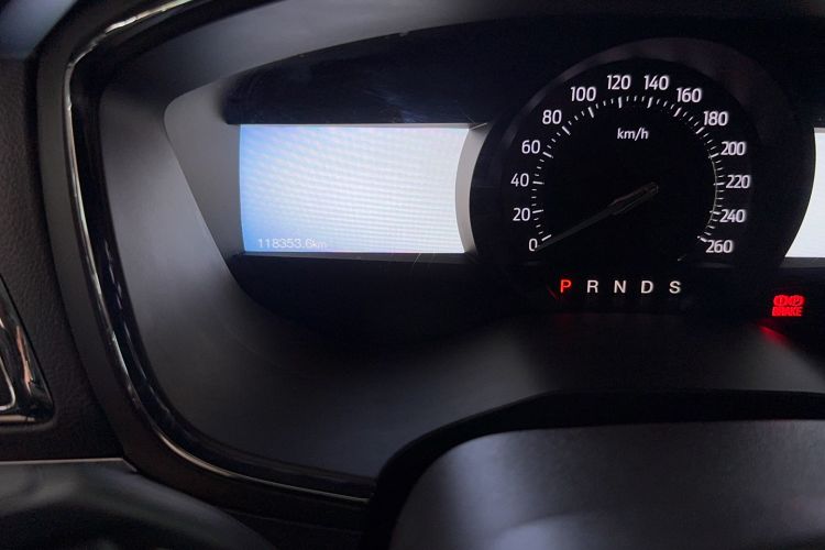 Used Ford Taurus 2015 EcoBoost 325 V6 Fashion Edition Odometer Close Up