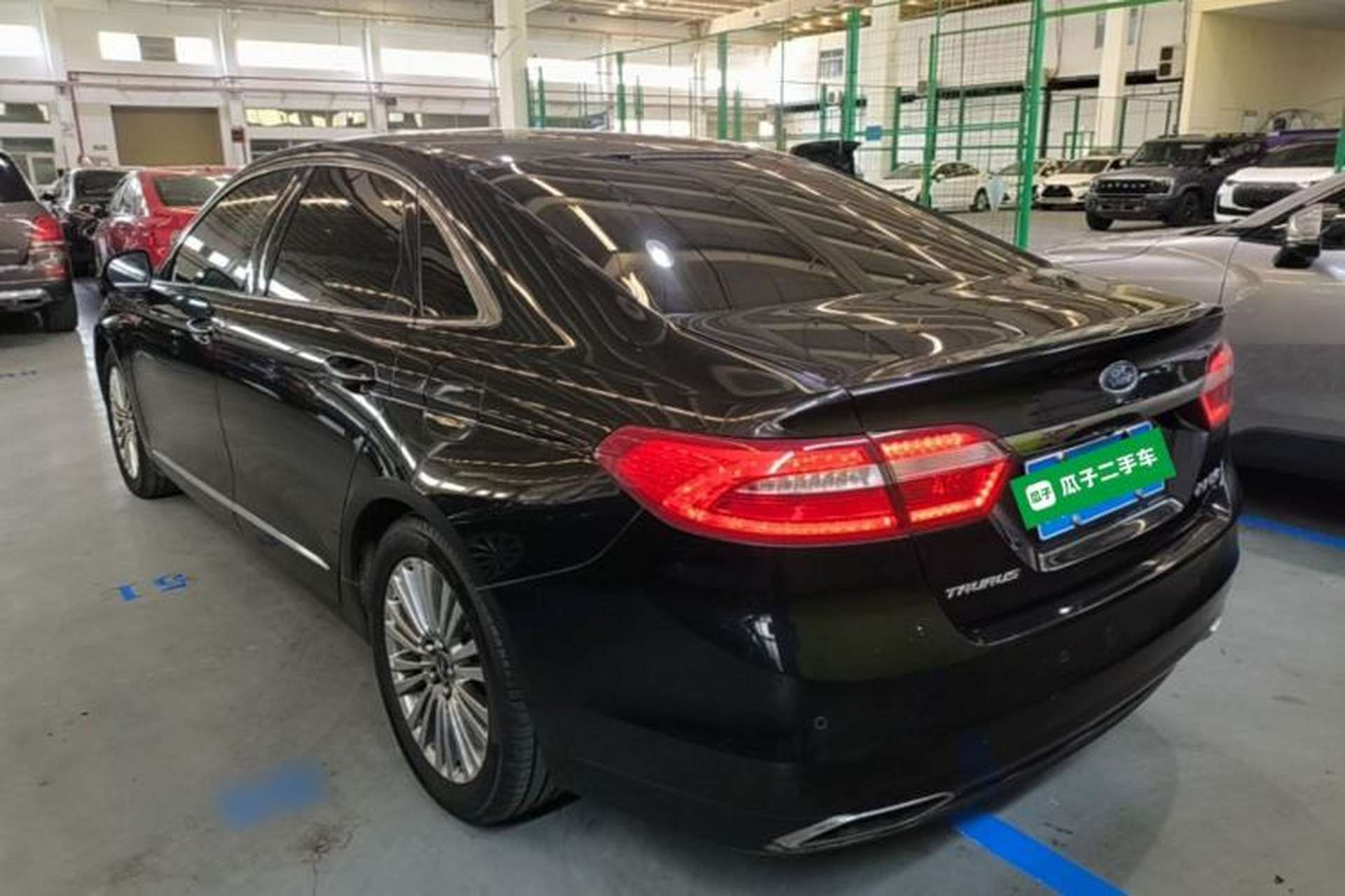 Used Ford Taurus 2015 EcoBoost 245 Luxury Model Rear Left 45 Deg