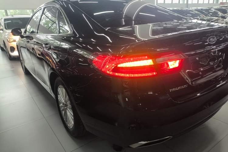 Used Ford Taurus 2015 EcoBoost 245 Fashion Edition Rear Left 45 Deg