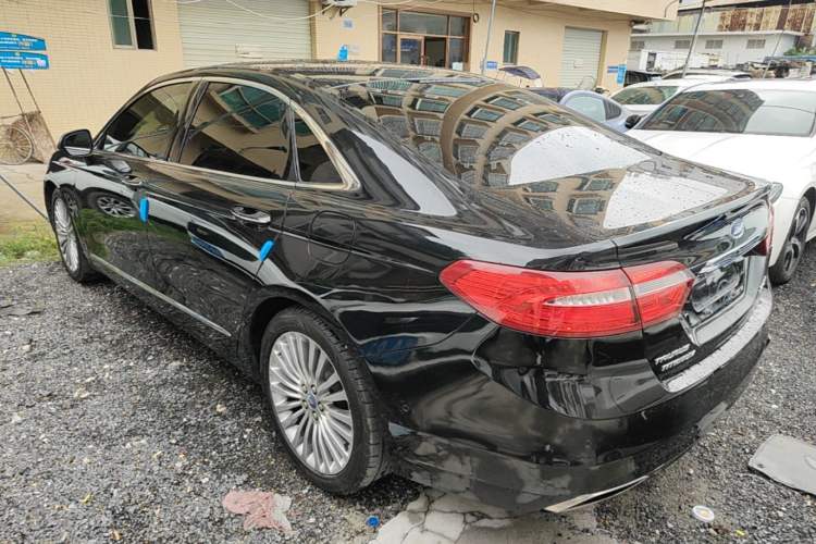 Used Ford Taurus 2015 EcoBoost 245 Ultimate Model Rear Left 45 Deg