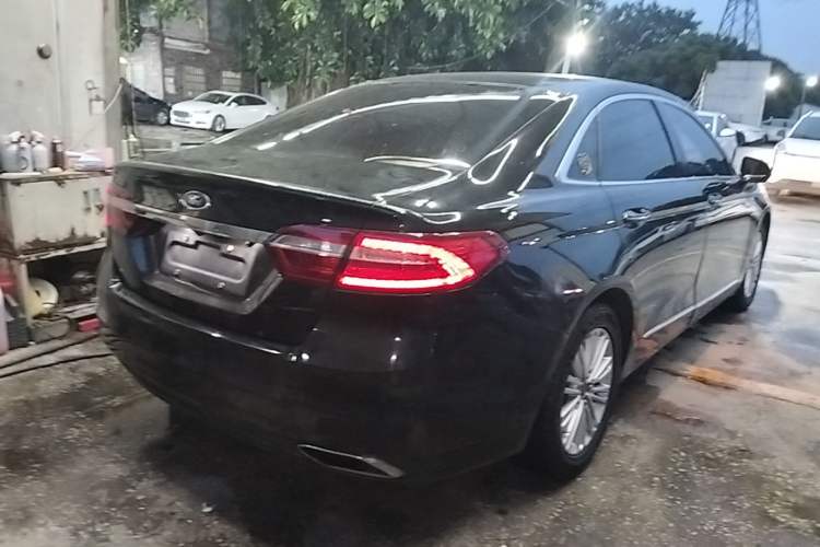 Used Ford Taurus 2015 EcoBoost 245 Fashion Edition Rear Right 45 Deg