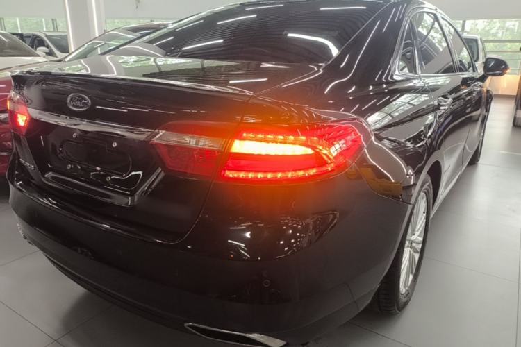 Used Ford Taurus 2015 EcoBoost 245 Fashion Edition Rear Right 45 Deg