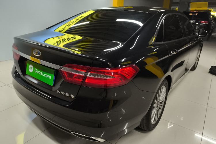 Used Ford Taurus 2015 EcoBoost 245 Luxury Model Rear Right 45 Deg