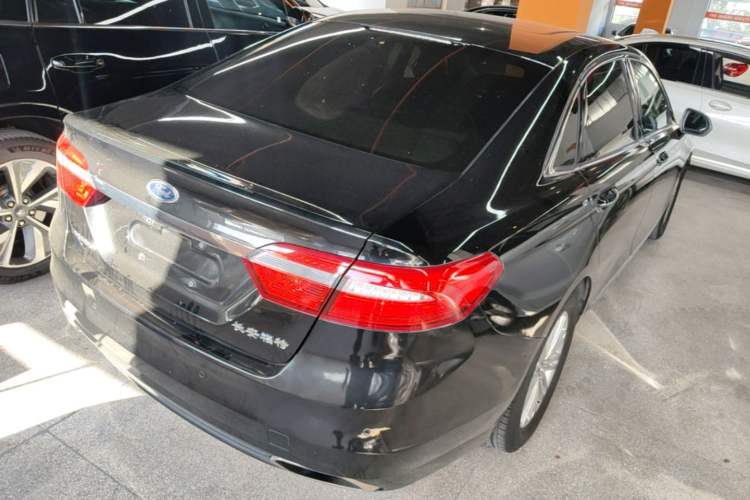 Used Ford Taurus 2015 EcoBoost 245 Fashion Edition Rear Right 45 Deg