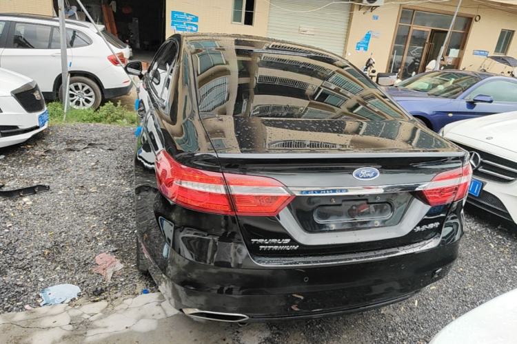Used Ford Taurus 2015 EcoBoost 245 Ultimate Model Rear