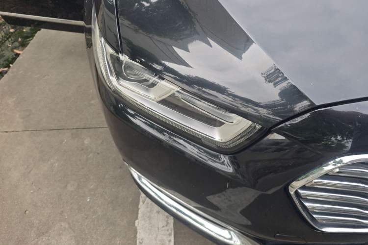 Used Ford Taurus 2015 EcoBoost 325 V6 Flagship Model Right Front Headlight