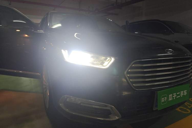 Used Ford Taurus 2015 EcoBoost 245 Ultimate Model Right Front Headlight