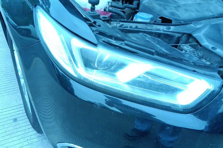 Used Ford Taurus 2015 EcoBoost 245 Fashion Edition Right Front Headlight
