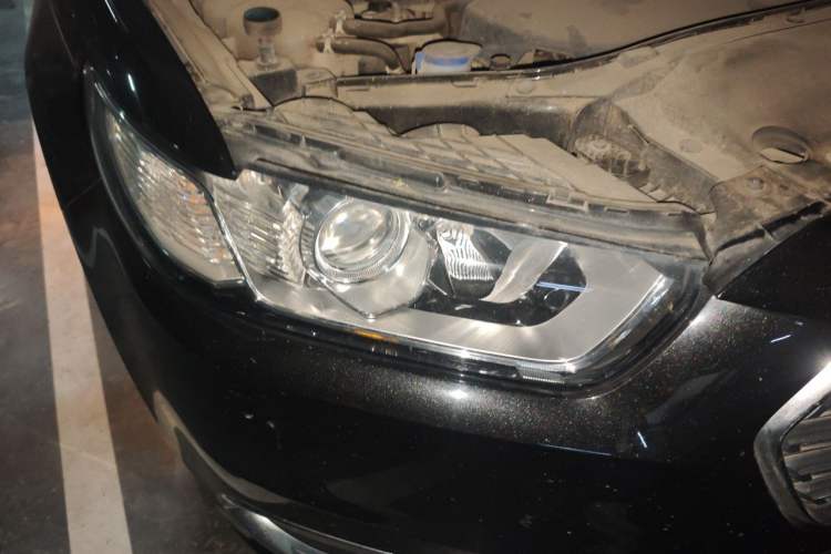 Used Ford Taurus 2015 EcoBoost 245 Fashion Edition Right Front Headlight