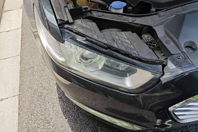 Used Ford Taurus 2015 EcoBoost 245 Fashion Edition Right Front Headlight