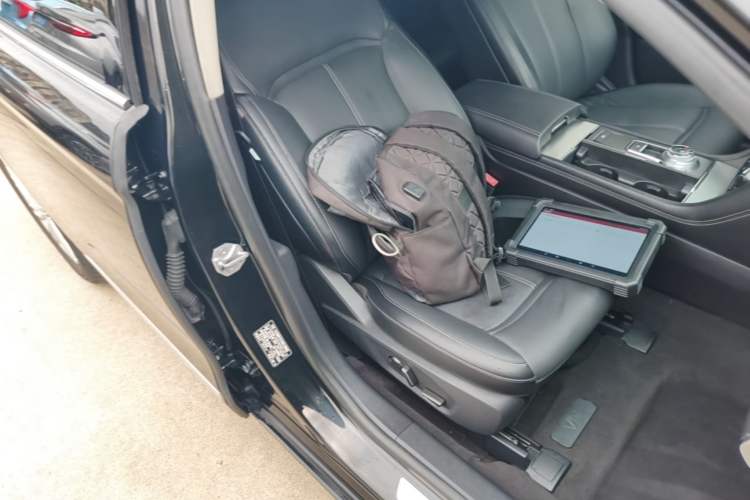 Used Ford Taurus 2015 EcoBoost 245 Fashion Edition Right Front Seat