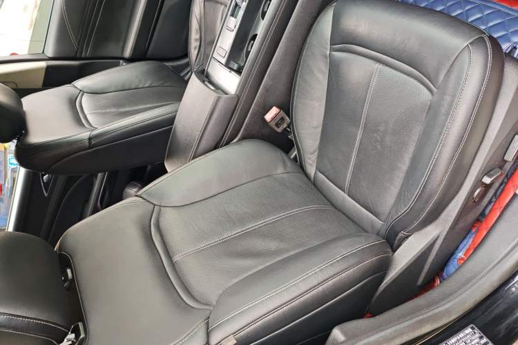Used Ford Taurus 2015 EcoBoost 245 Fashion Edition Right Front Seat