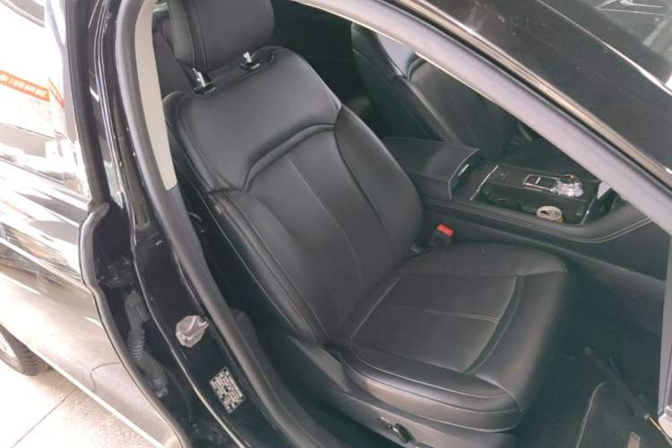 Used Ford Taurus 2015 EcoBoost 245 Fashion Edition Right Front Seat