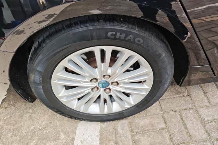 Used Ford Taurus 2015 EcoBoost 245 Fashion Edition Right Rear Wheel Hub