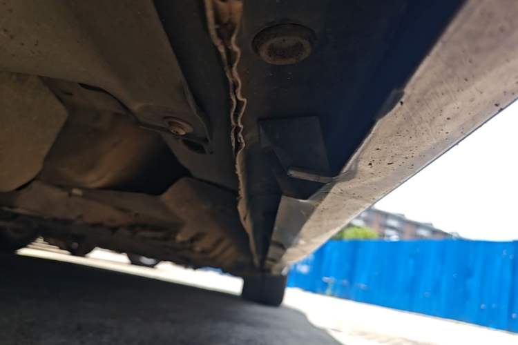 Used Ford Taurus 2015 EcoBoost 245 Fashion Edition Right Side Sill
