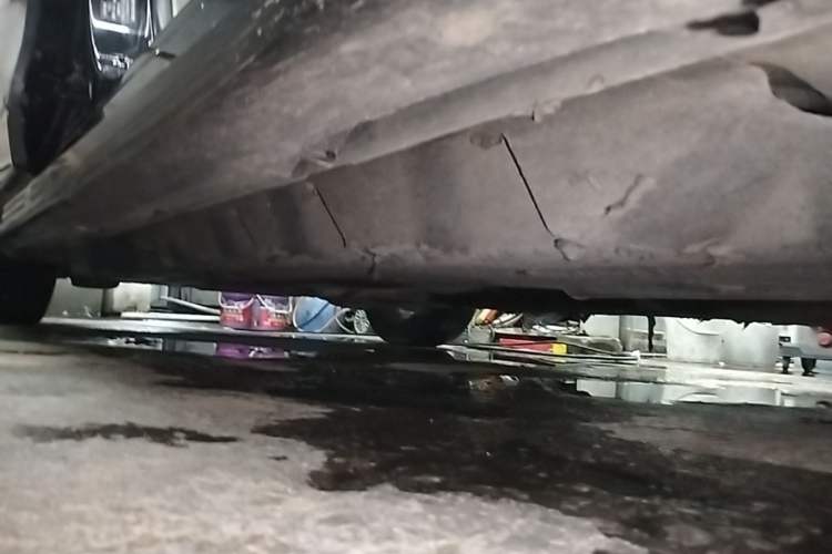 Used Ford Taurus 2015 EcoBoost 245 Fashion Edition Right Side Sill