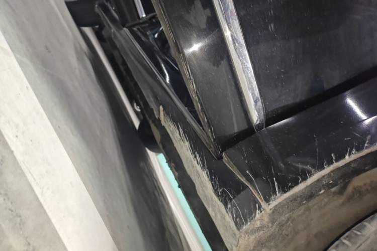 Used Ford Taurus 2015 EcoBoost 245 Fashion Edition Right Side Sill