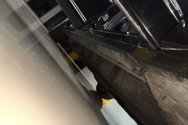 Used Ford Taurus 2015 EcoBoost 245 Luxury Model Right Side Sill