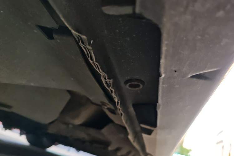 Used Ford Taurus 2015 EcoBoost 245 Fashion Edition Right Side Sill