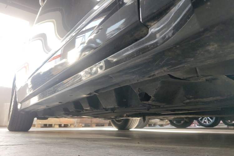 Used Ford Taurus 2015 EcoBoost 245 Fashion Edition Right Side Sill