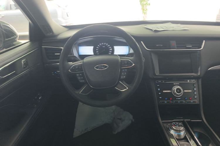 Used Ford Taurus 2015 EcoBoost 245 Luxury Model Steering Wheel