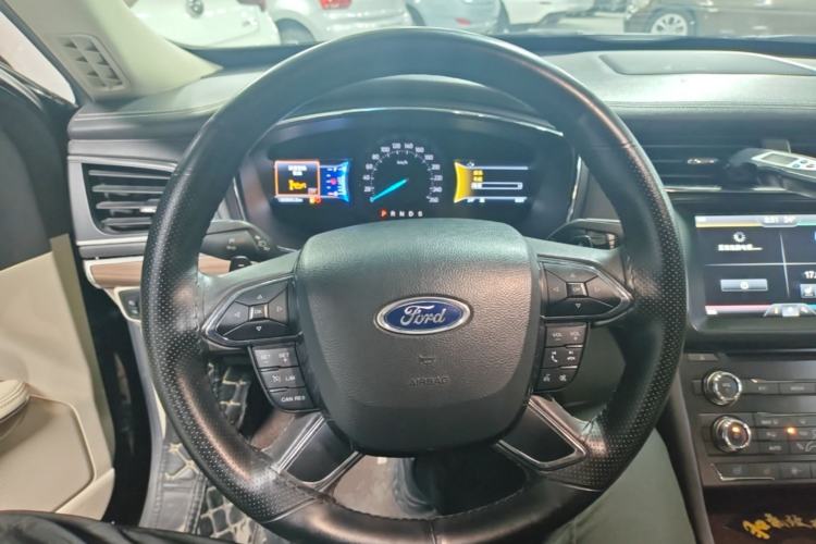 Used Ford Taurus 2015 EcoBoost 245 Fashion Edition Steering Wheel