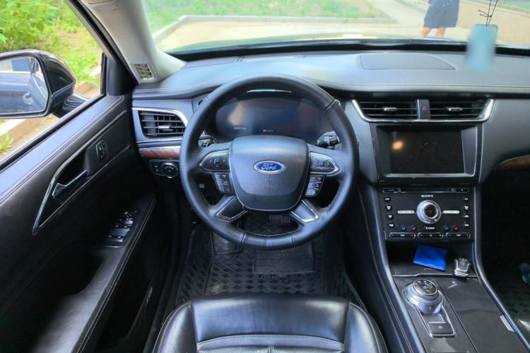 Used Ford Taurus 2015 EcoBoost 325 V6 Flagship Model Steering Wheel