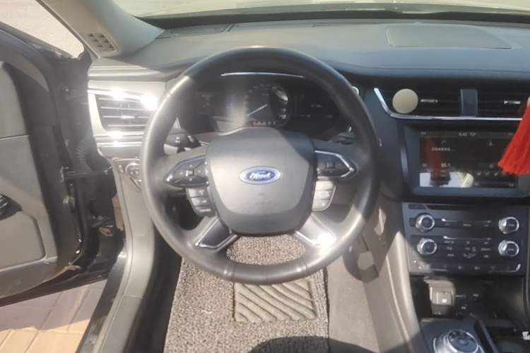 Used Ford Taurus 2015 EcoBoost 245 Fashion Edition Steering Wheel