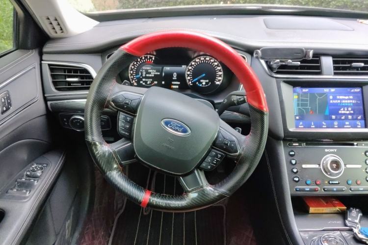 Used Ford Taurus 2015 EcoBoost 245 Luxury Model Steering Wheel
