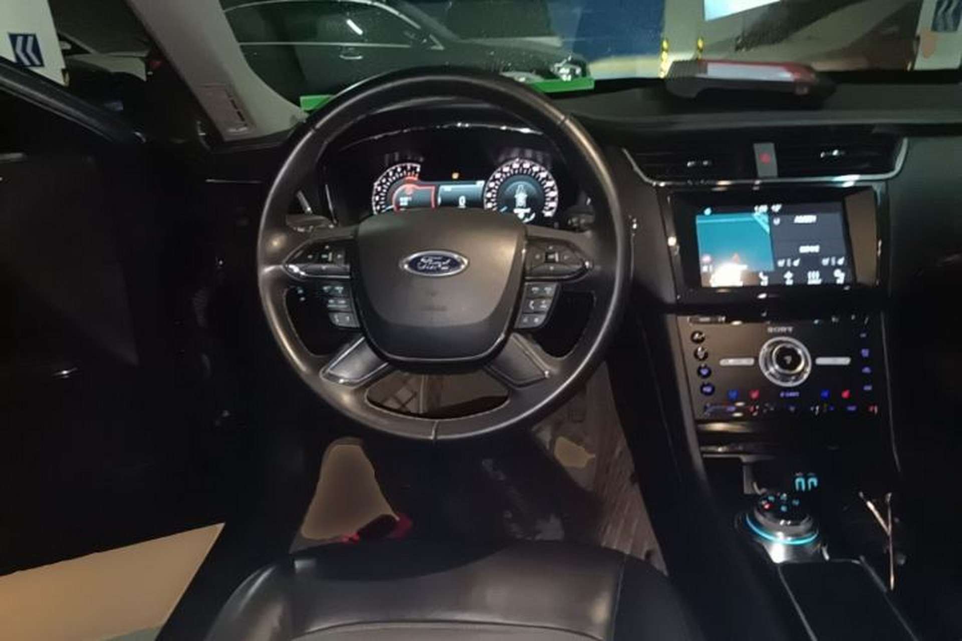 Used Ford Taurus 2015 EcoBoost 245 Ultimate Model Steering Wheel