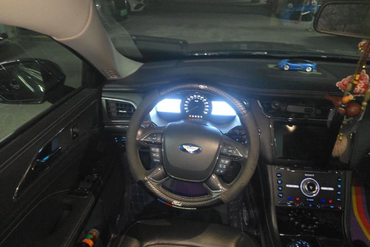 Used Ford Taurus 2015 EcoBoost 245 Luxury Model Steering Wheel