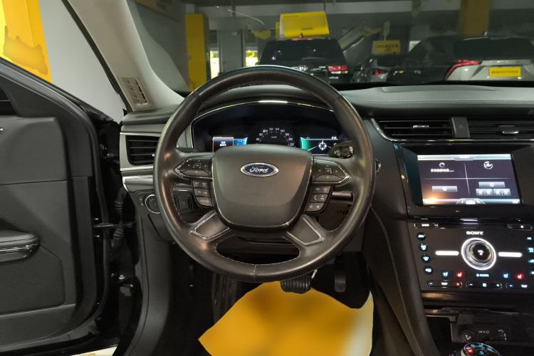 Used Ford Taurus 2015 EcoBoost 245 Luxury Model Steering Wheel