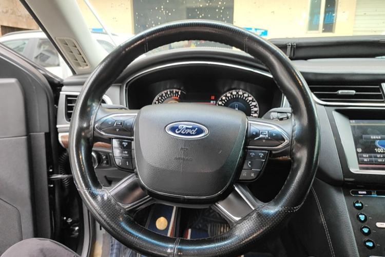 Used Ford Taurus 2015 EcoBoost 245 Ultimate Model Steering Wheel