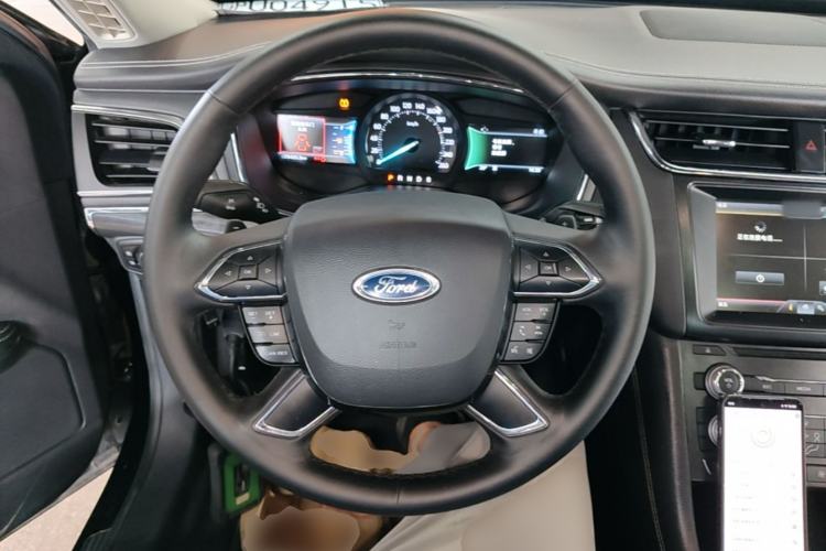 Used Ford Taurus 2015 EcoBoost 245 Fashion Edition Steering Wheel