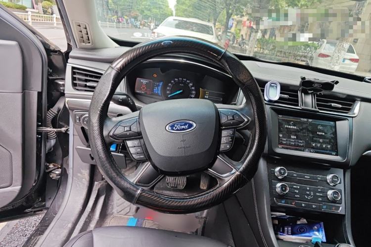 Used Ford Taurus 2015 EcoBoost 245 Fashion Edition Steering Wheel