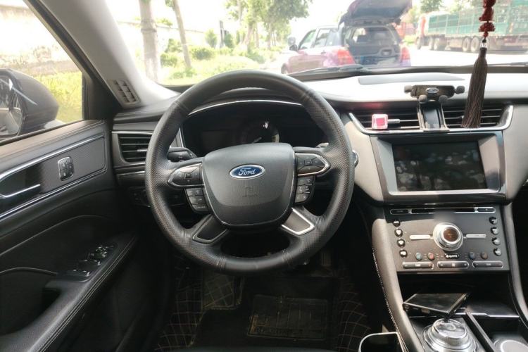 Used Ford Taurus 2015 EcoBoost 245 Luxury Model Steering Wheel