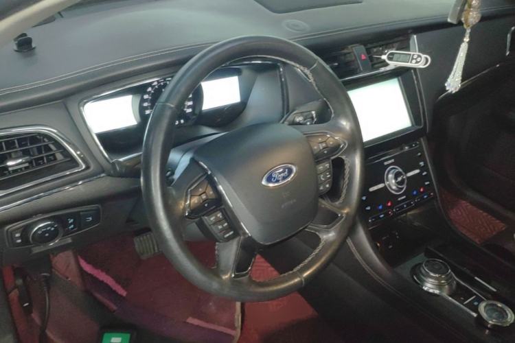 Used Ford Taurus 2015 EcoBoost 245 Luxury Model Steering Wheel