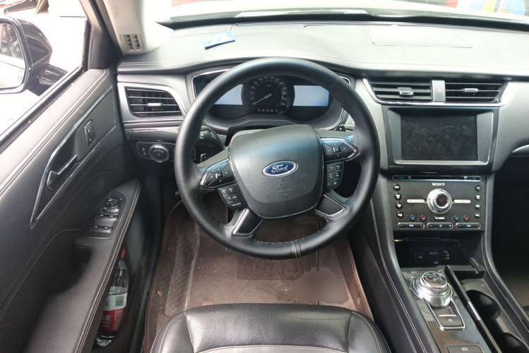 Used Ford Taurus 2015 EcoBoost 245 Luxury Model Steering Wheel