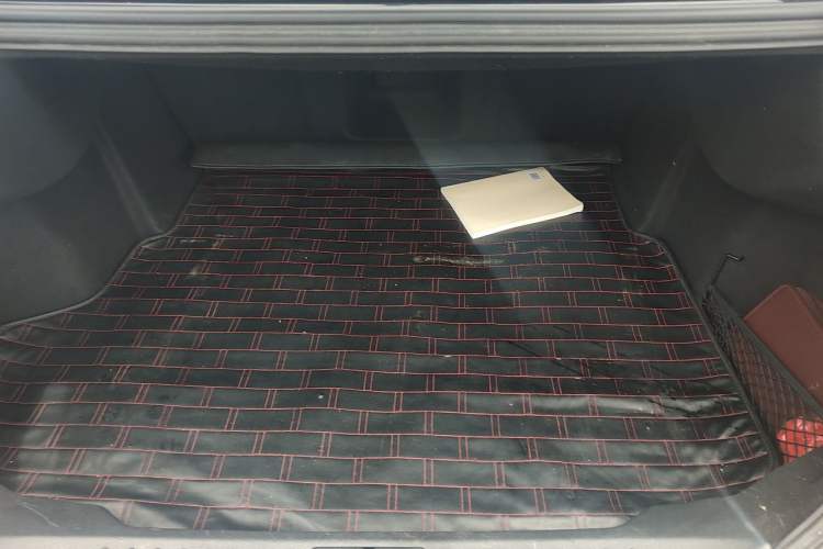 Used Ford Taurus 2015 EcoBoost 245 Luxury Model Trunk