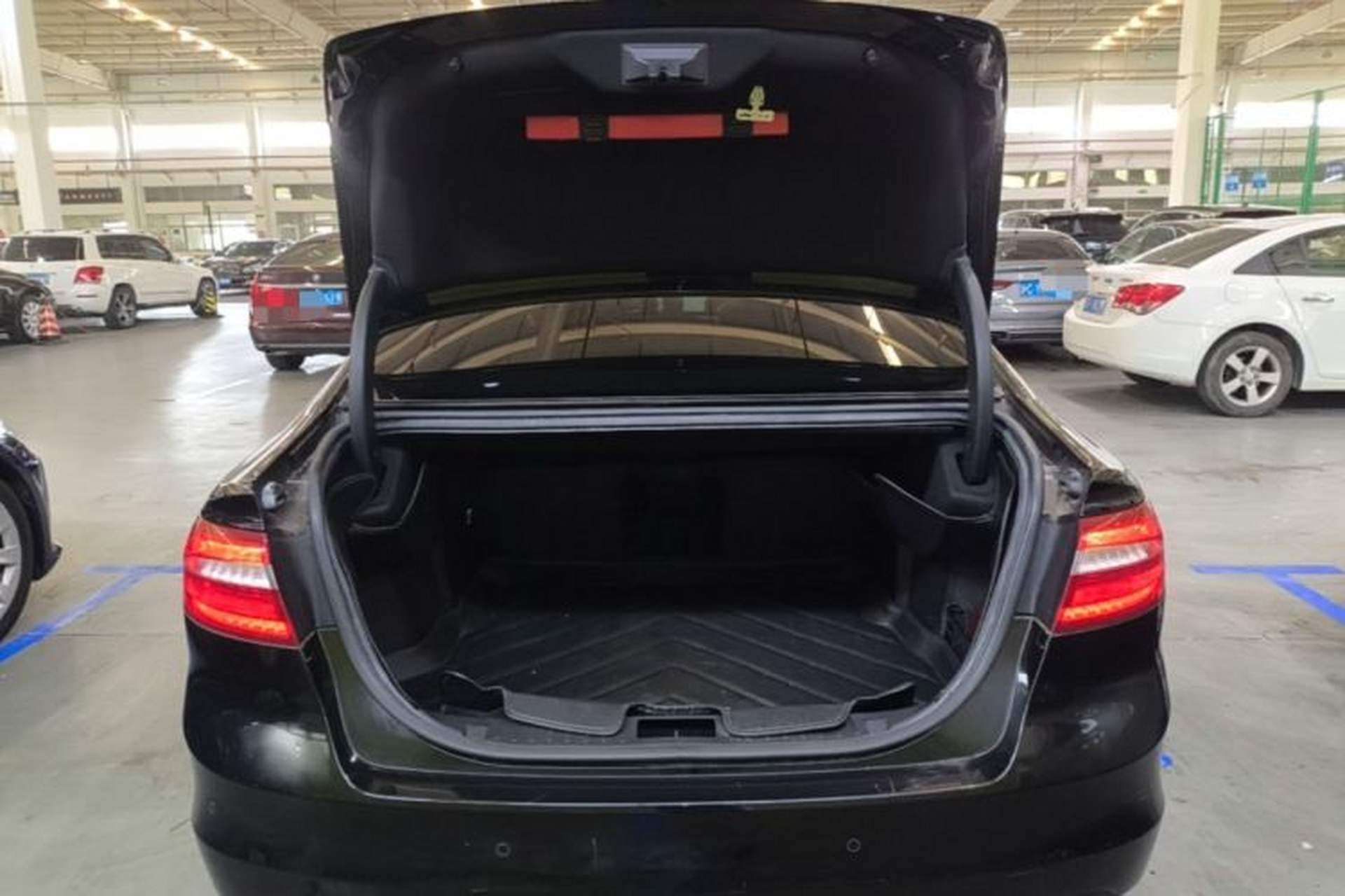 Used Ford Taurus 2015 EcoBoost 245 Luxury Model Trunk