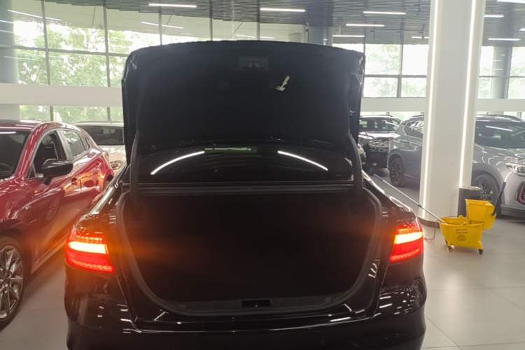 Used Ford Taurus 2015 EcoBoost 245 Fashion Edition Trunk
