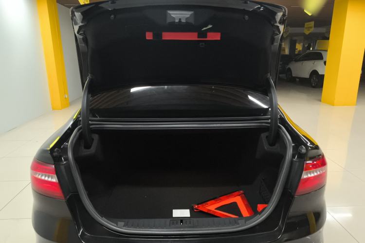 Used Ford Taurus 2015 EcoBoost 245 Luxury Model Trunk