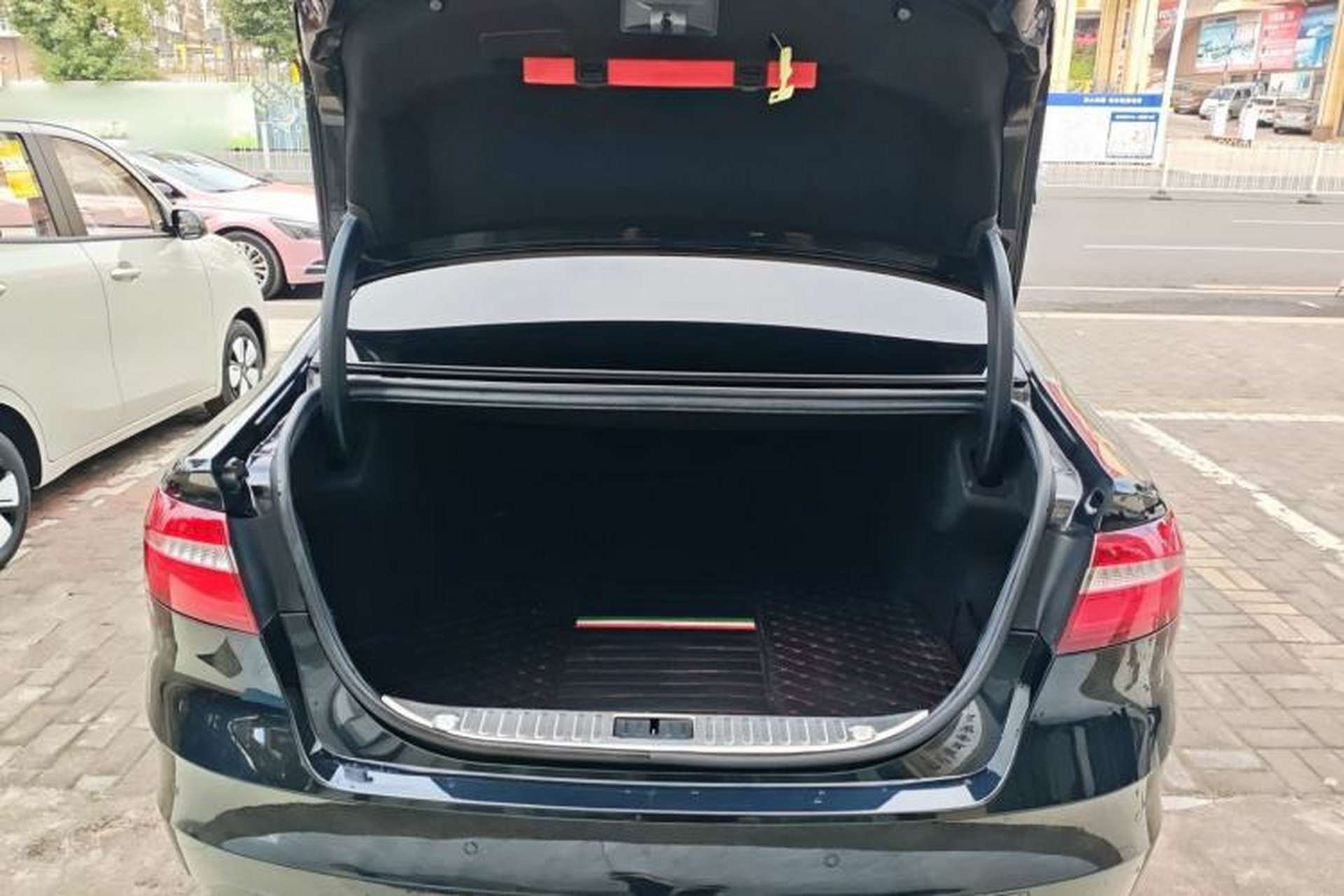 Used Ford Taurus 2015 EcoBoost 245 Fashion Edition Trunk
