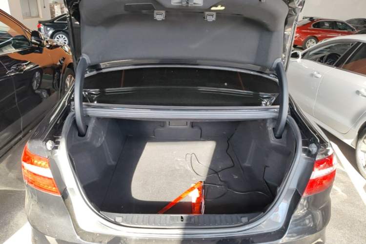 Used Ford Taurus 2015 EcoBoost 245 Fashion Edition Trunk