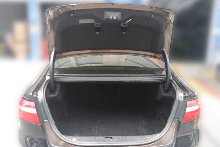 Used Ford Taurus 2015 EcoBoost 245 Luxury Model Trunk