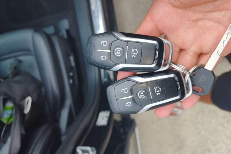 Used Ford Taurus 2015 EcoBoost 245 Fashion Edition Vehicle Key