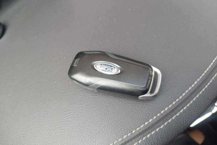 Used Ford Taurus 2015 EcoBoost 245 Fashion Edition Vehicle Key